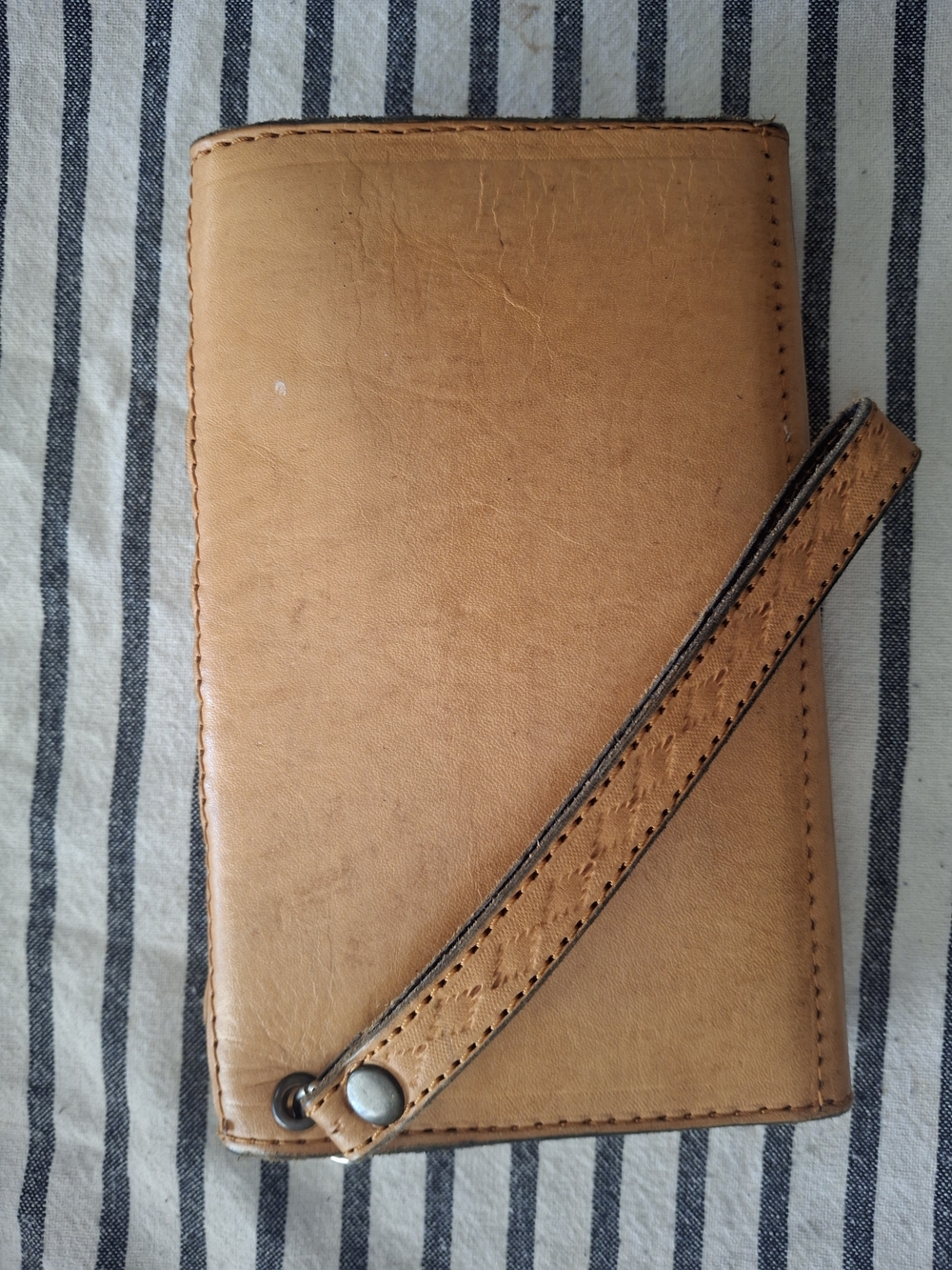 Beaded Floral Tooled Leather Wallet - Red & Tan - Picture 5 of 5